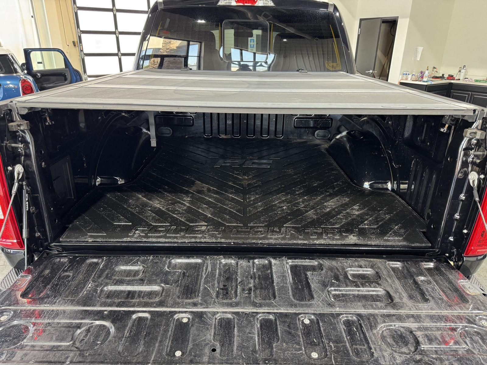 Vehicle photo 39