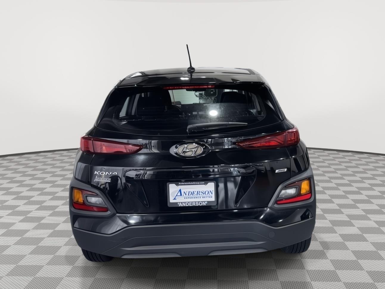 Vehicle photo 8