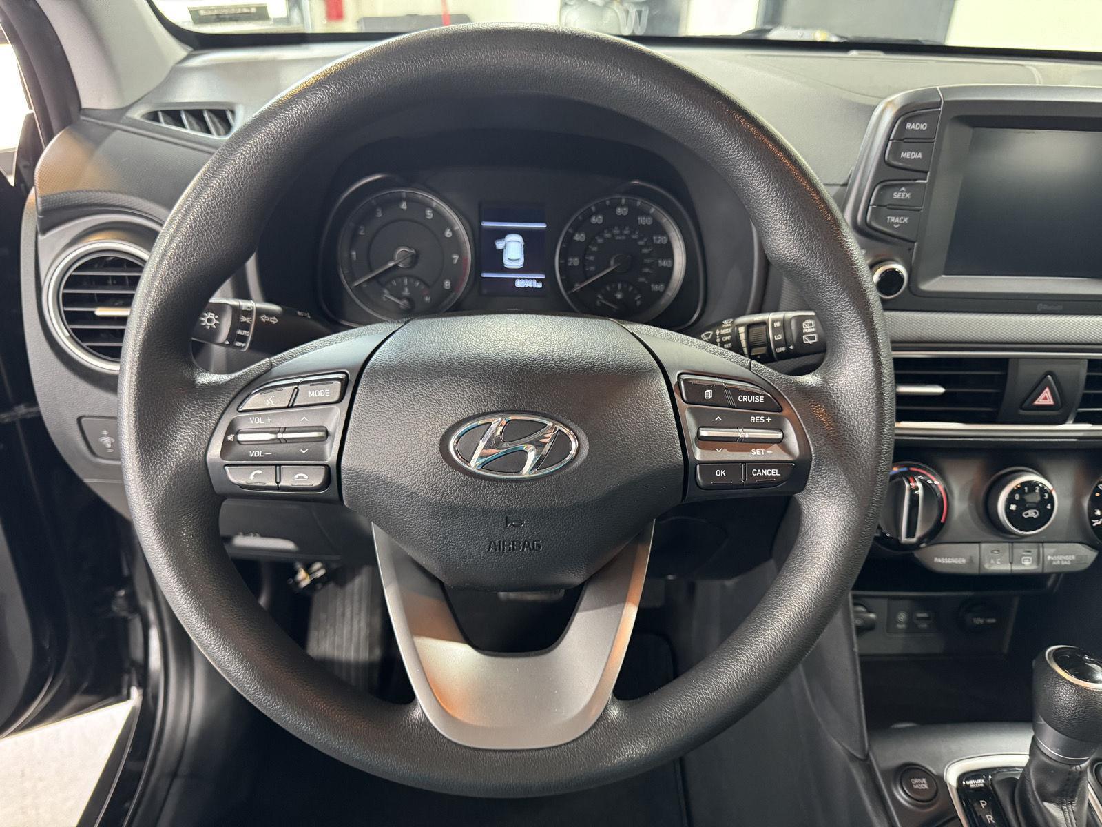 Vehicle photo 12