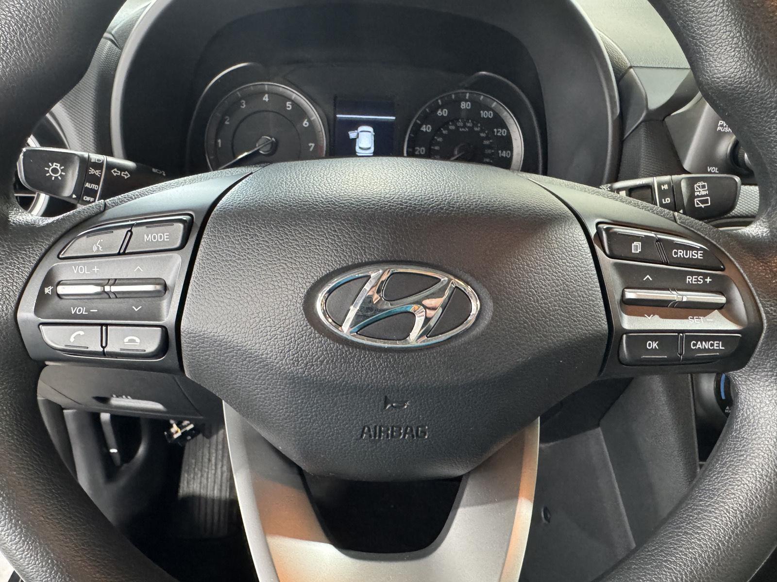 Vehicle photo 13