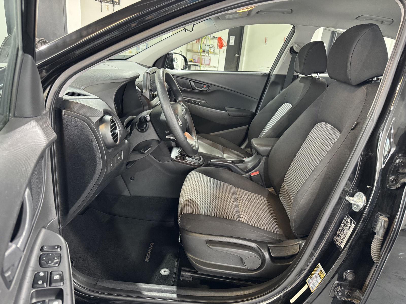 Vehicle photo 17