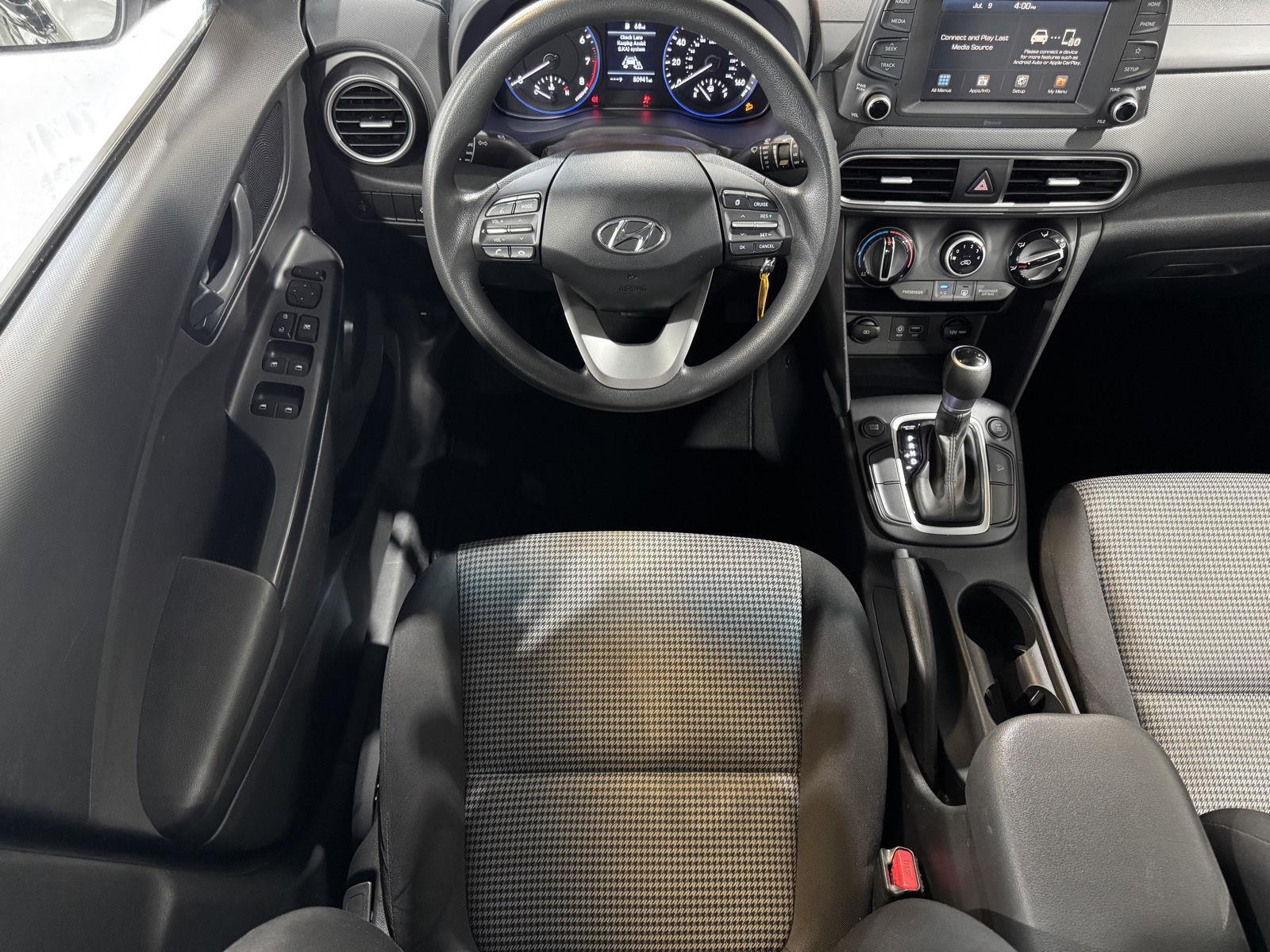 Vehicle photo 23