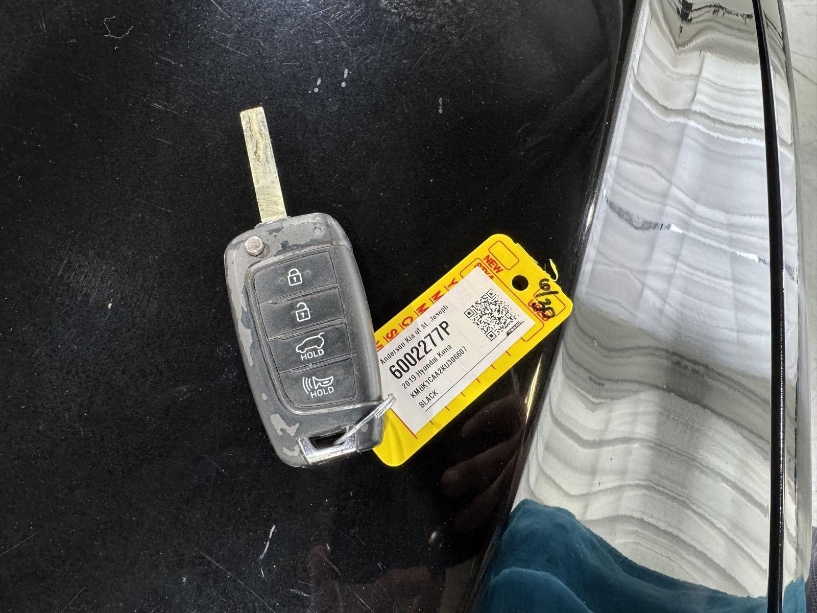 Vehicle photo 33