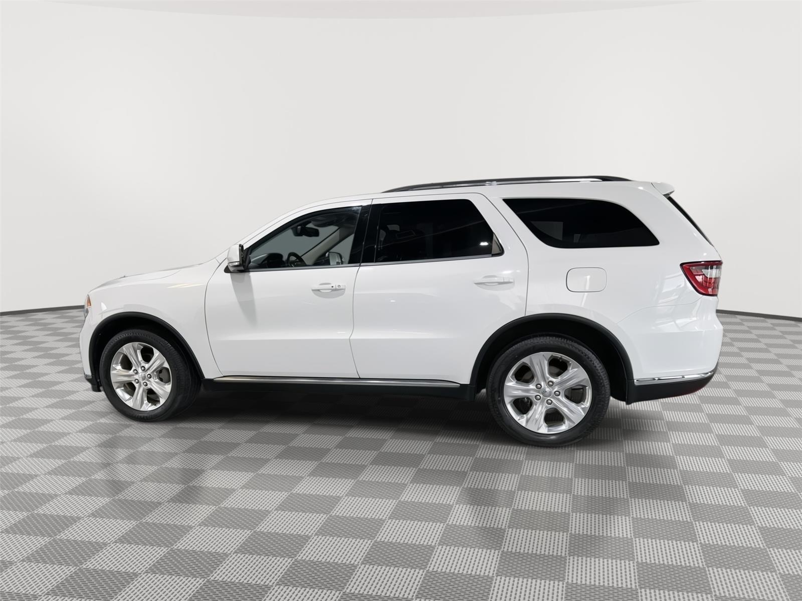 Vehicle photo 2