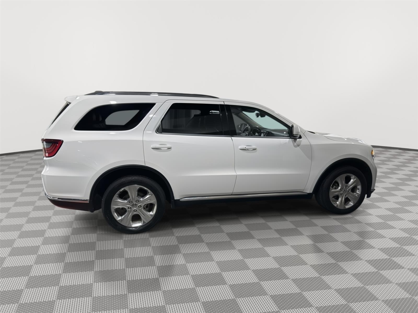 Vehicle photo 6