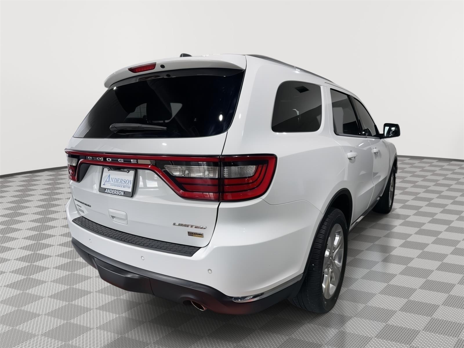 Vehicle photo 7