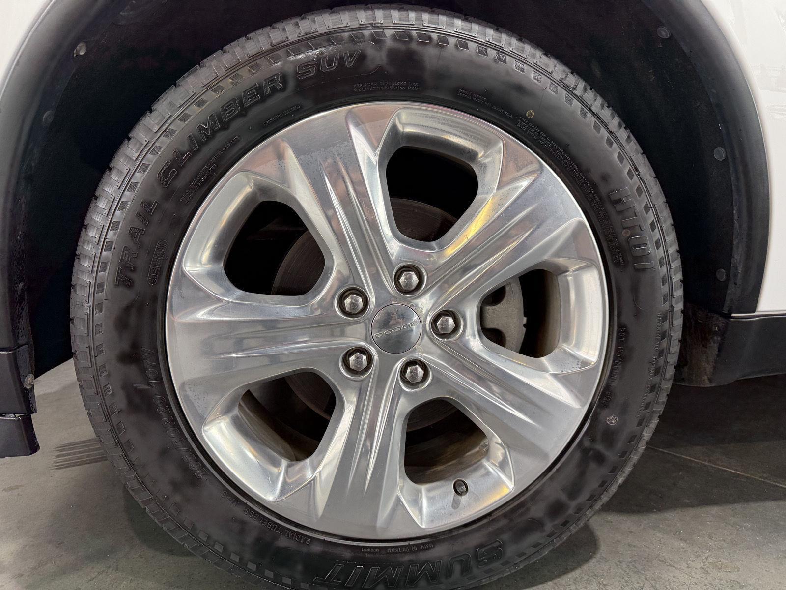 Vehicle photo 10