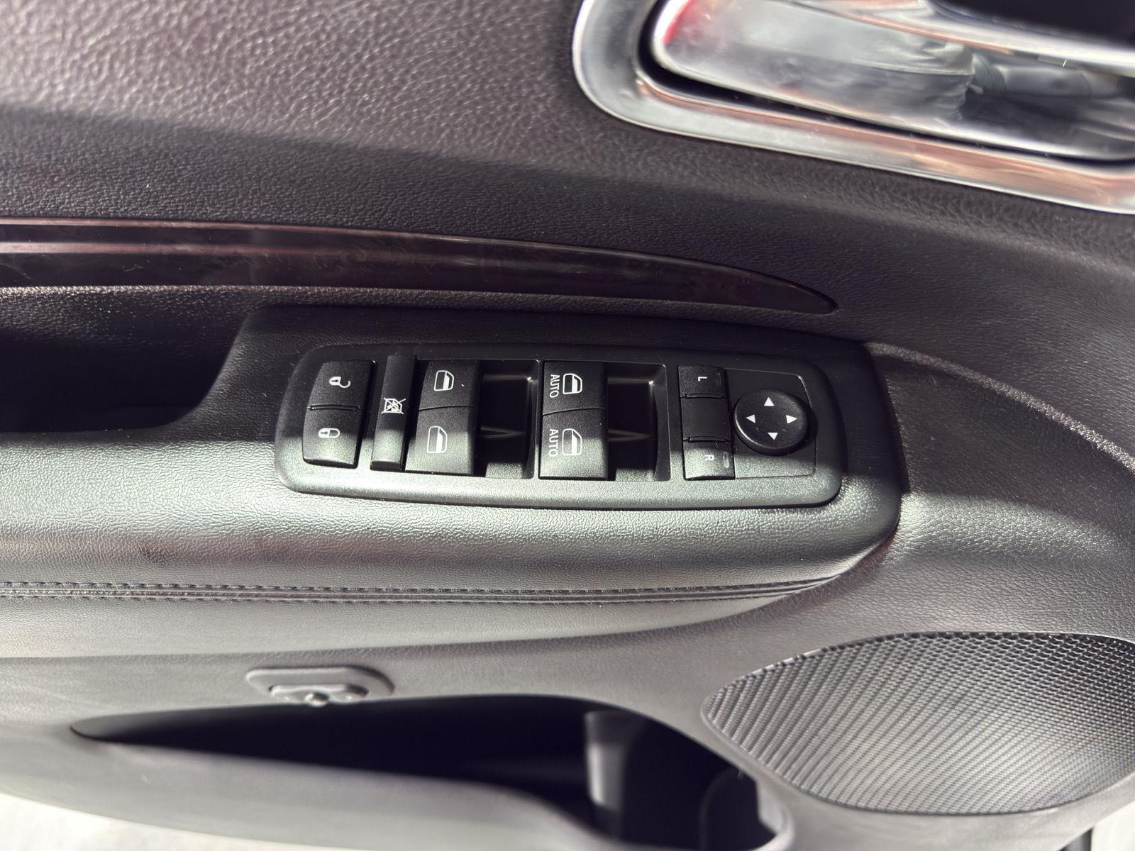 Vehicle photo 22
