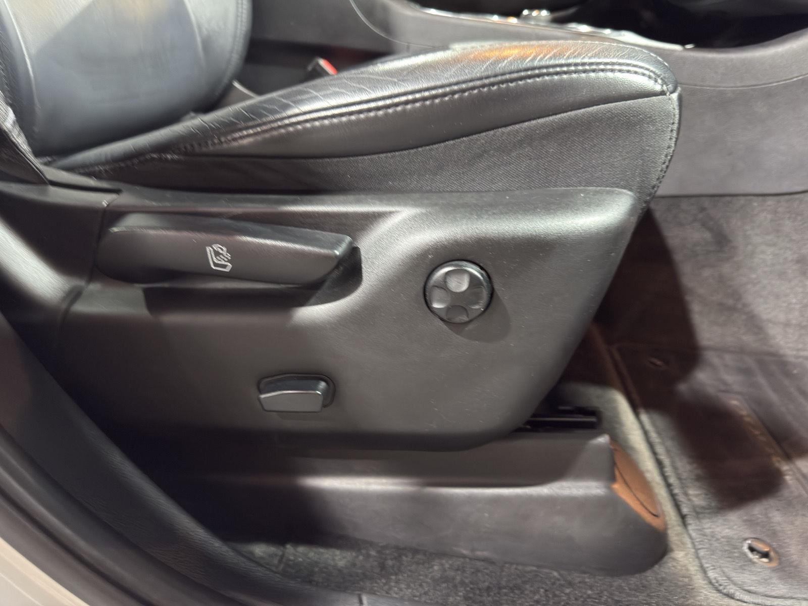 Vehicle photo 29
