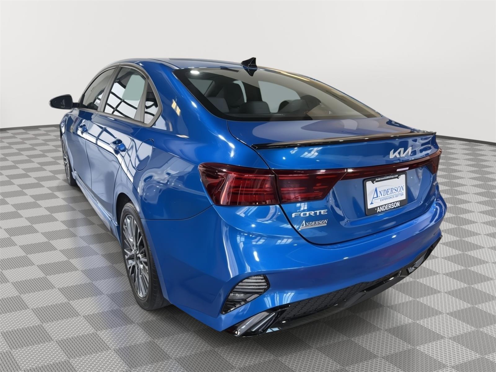 Vehicle photo 9