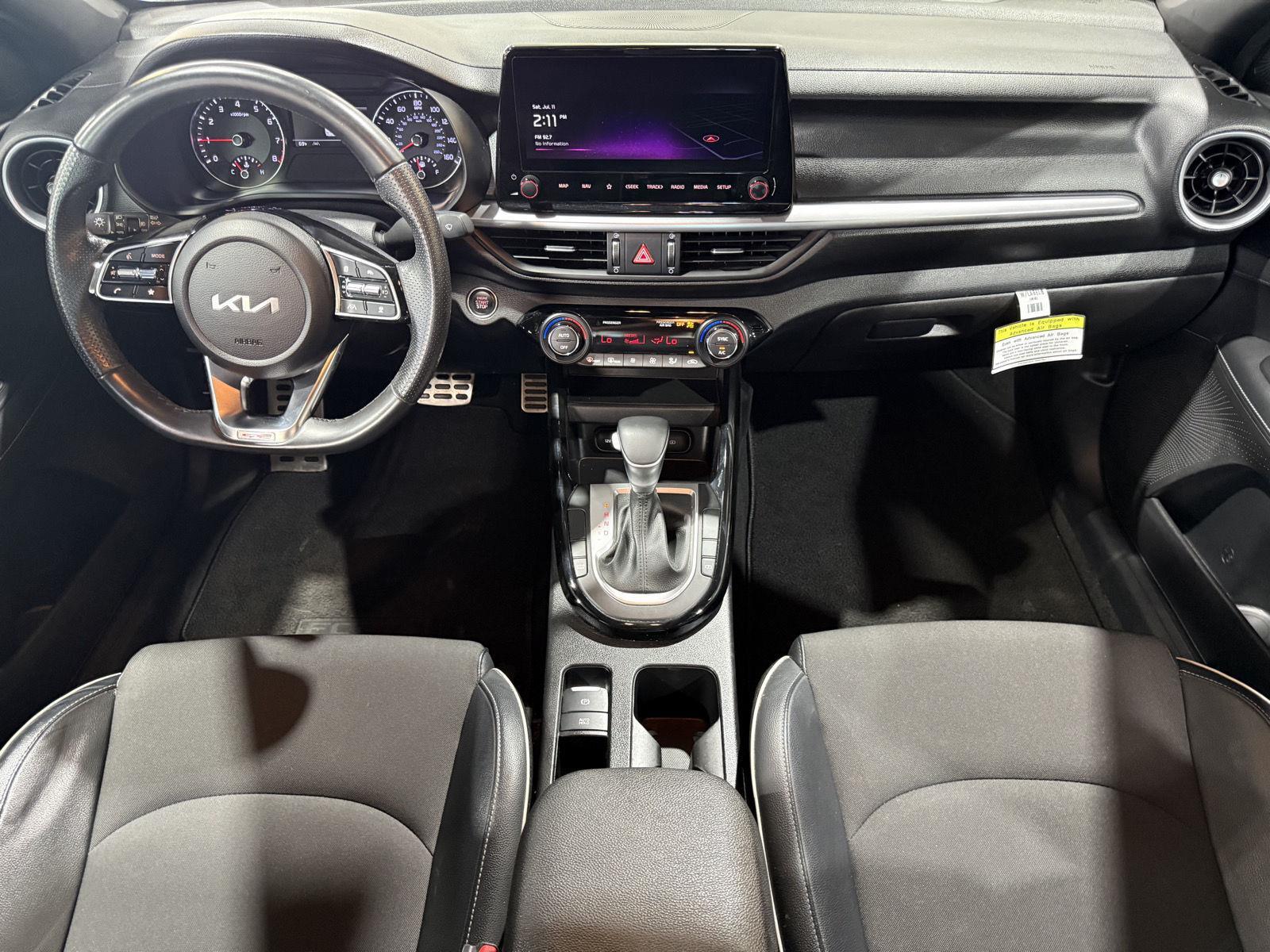 Vehicle photo 15