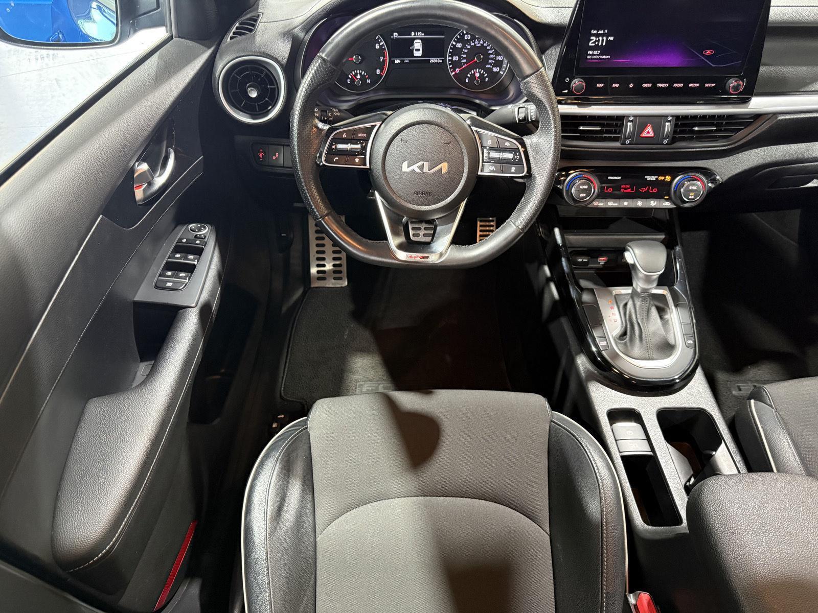 Vehicle photo 16