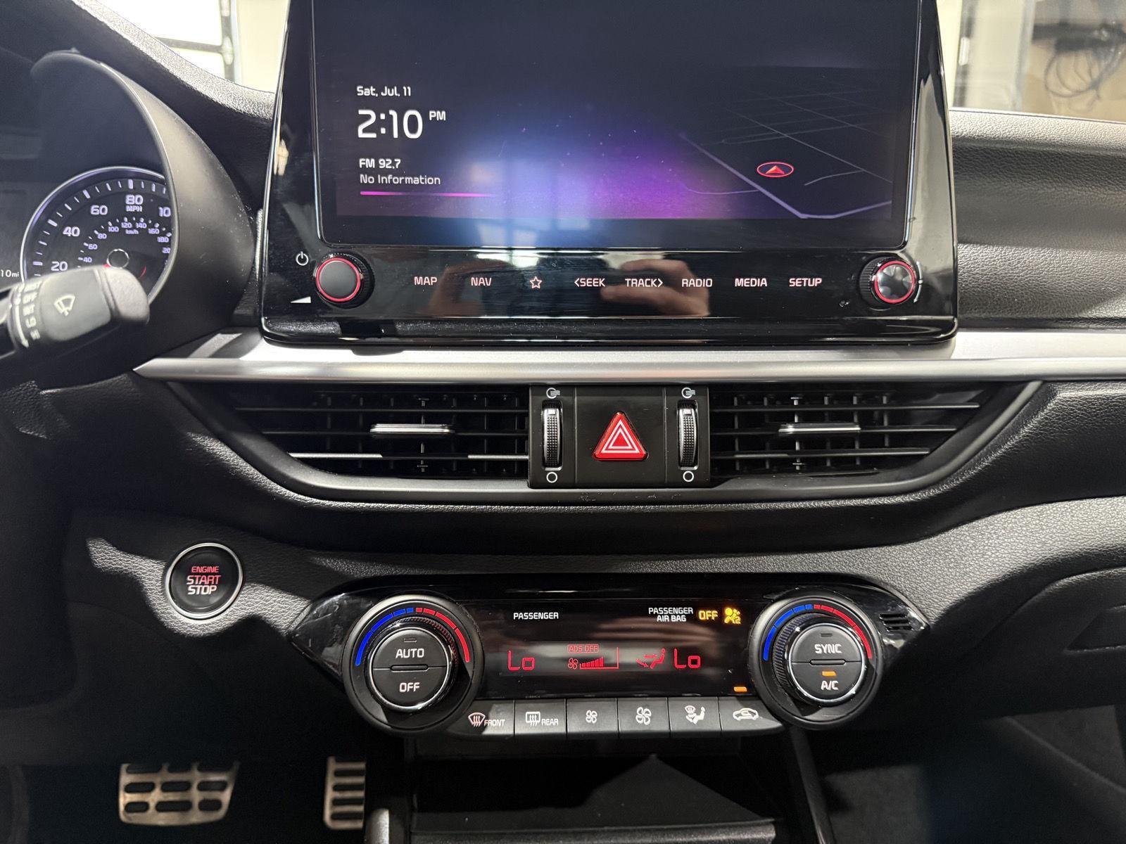 Vehicle photo 29