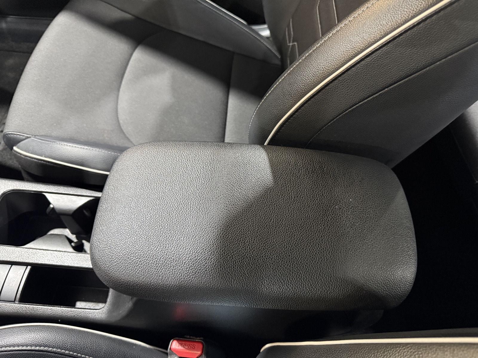 Vehicle photo 32