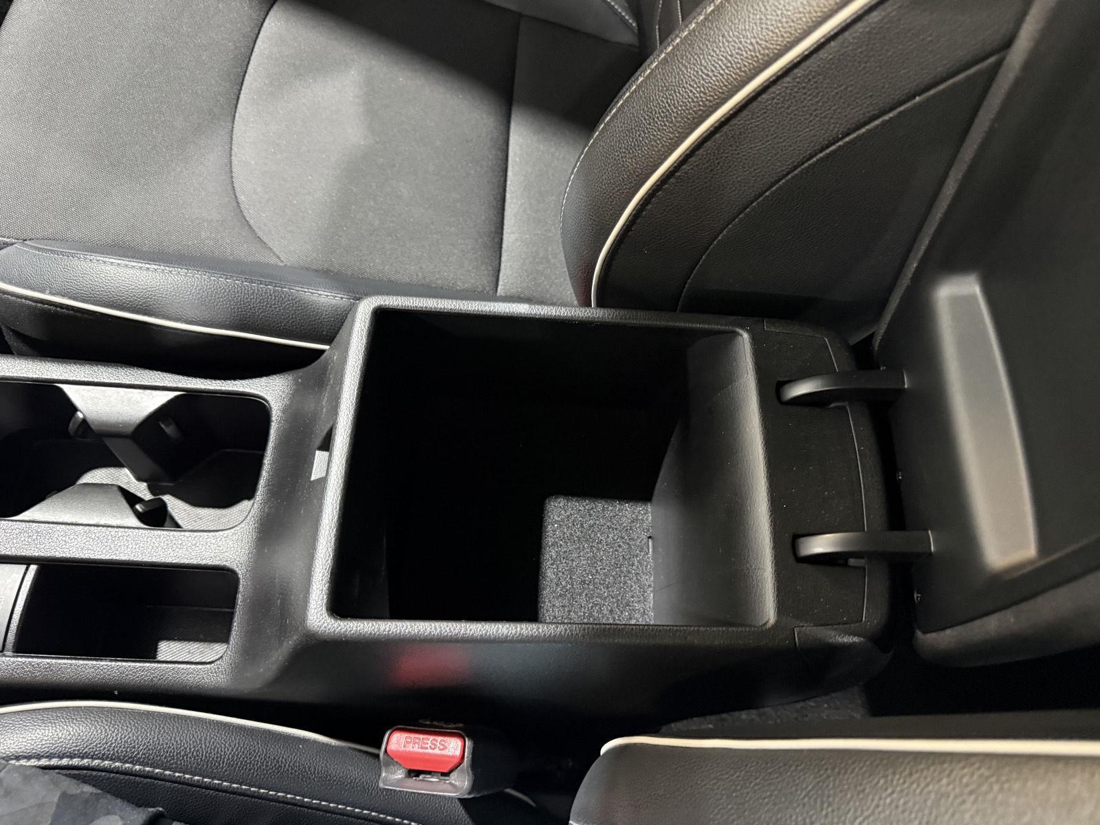 Vehicle photo 33