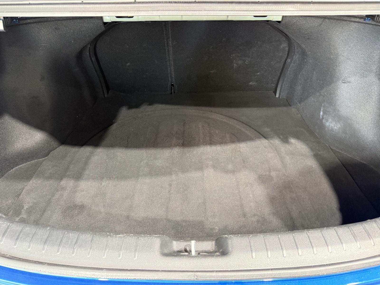 Vehicle photo 35
