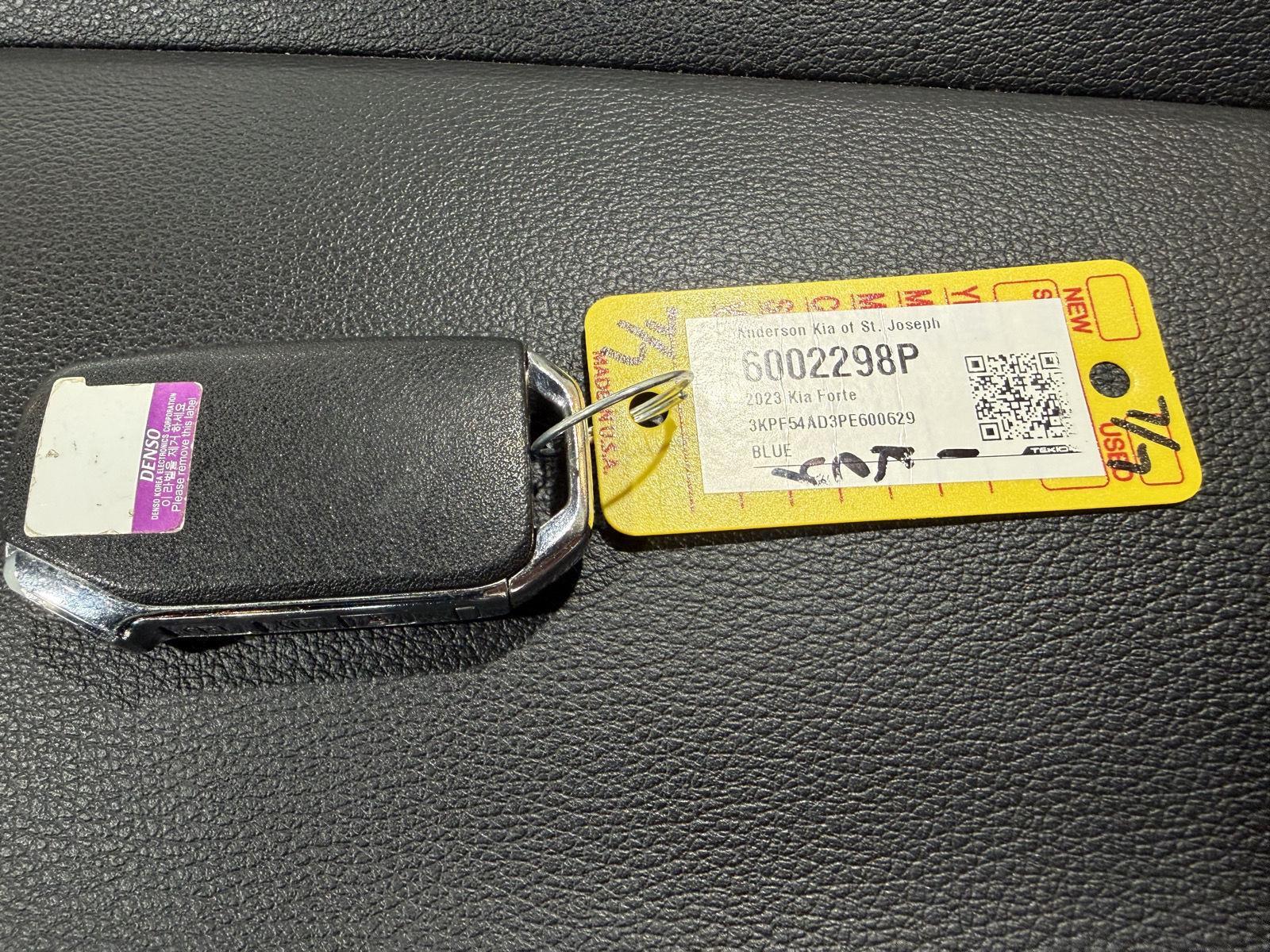 Vehicle photo 36