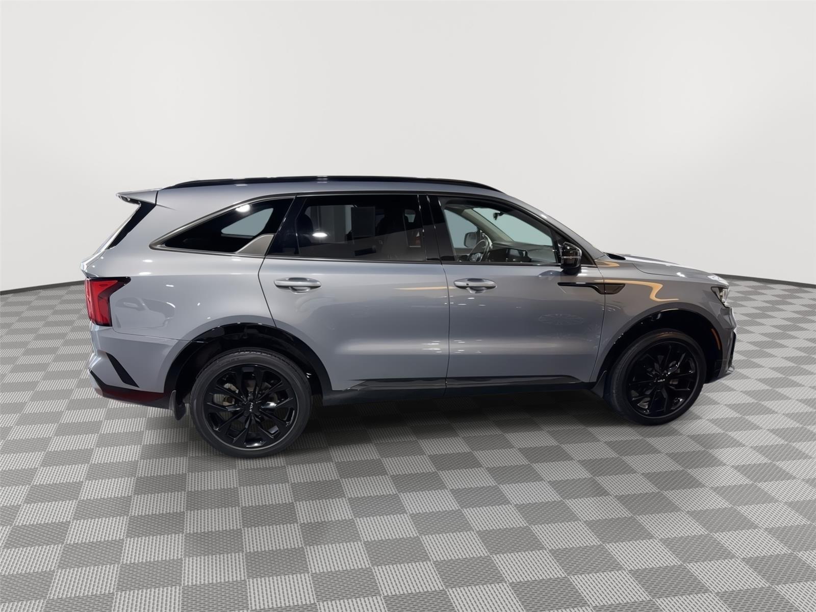 Vehicle photo 6