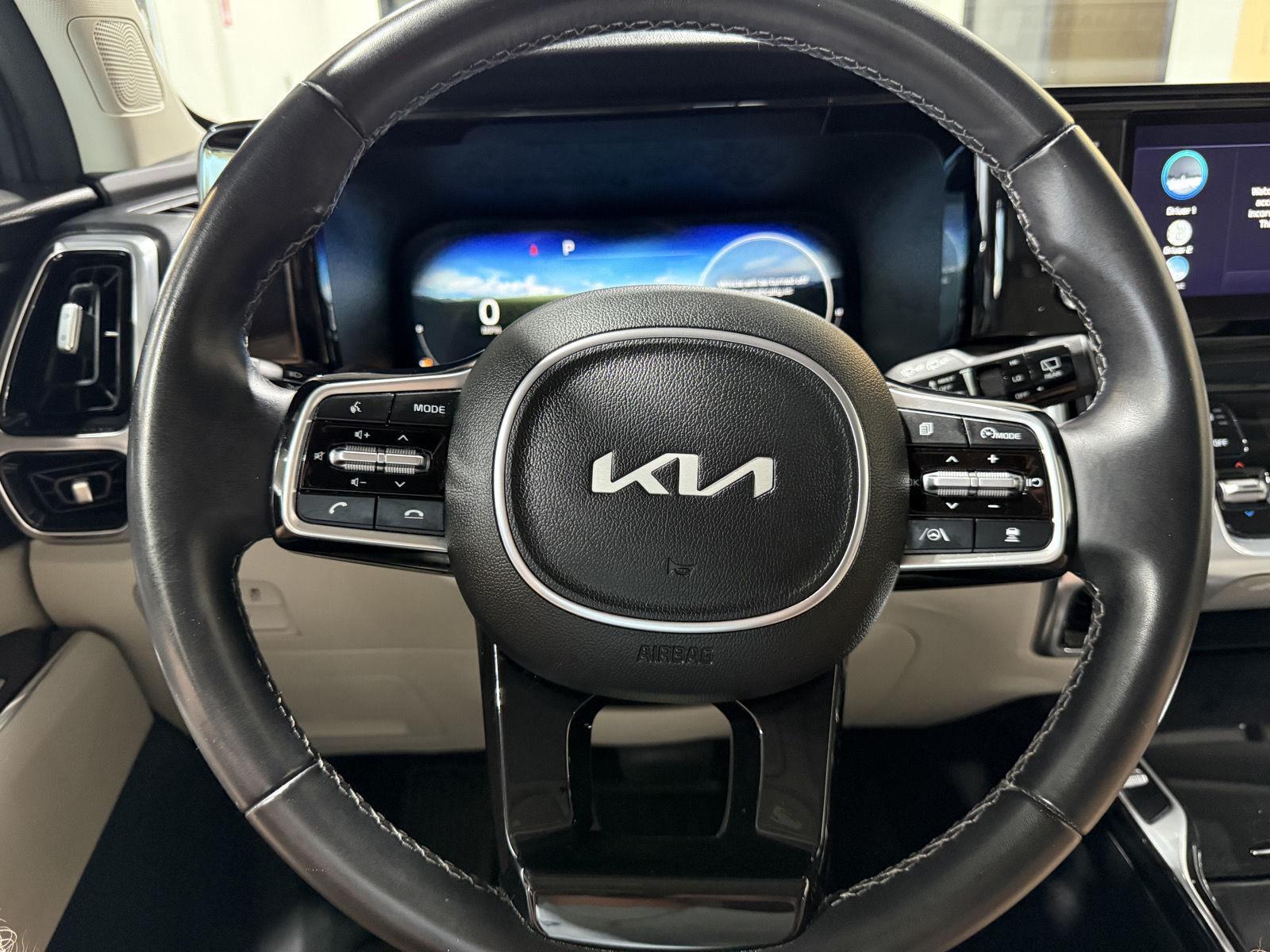 Vehicle photo 11