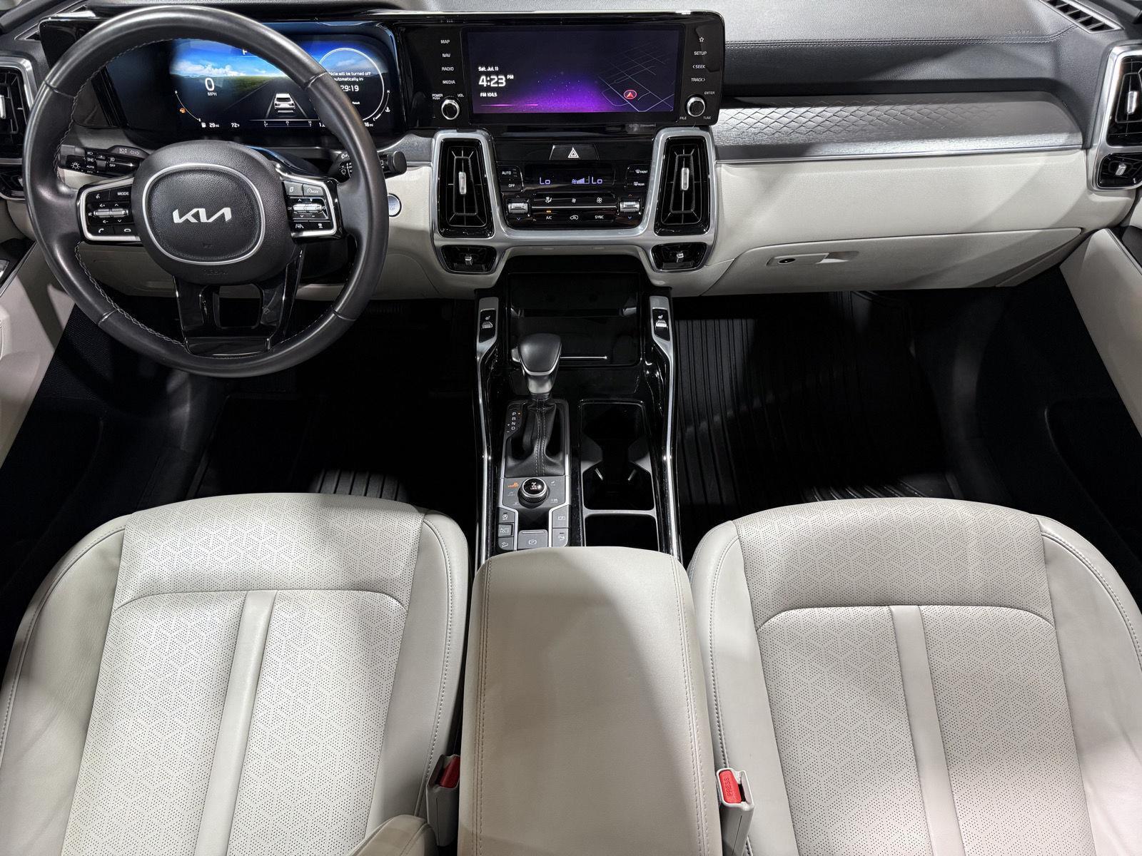 Vehicle photo 15