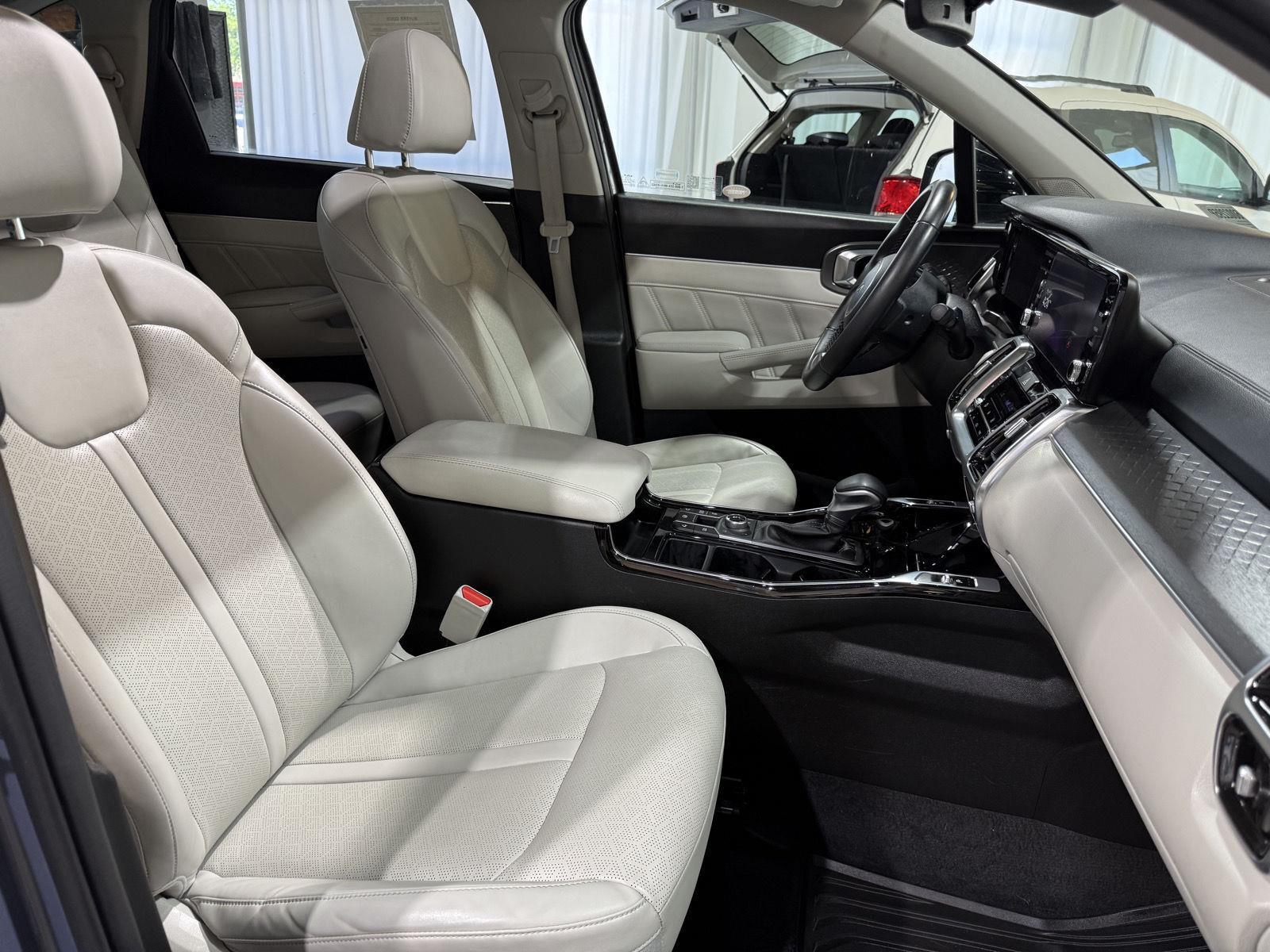 Vehicle photo 27