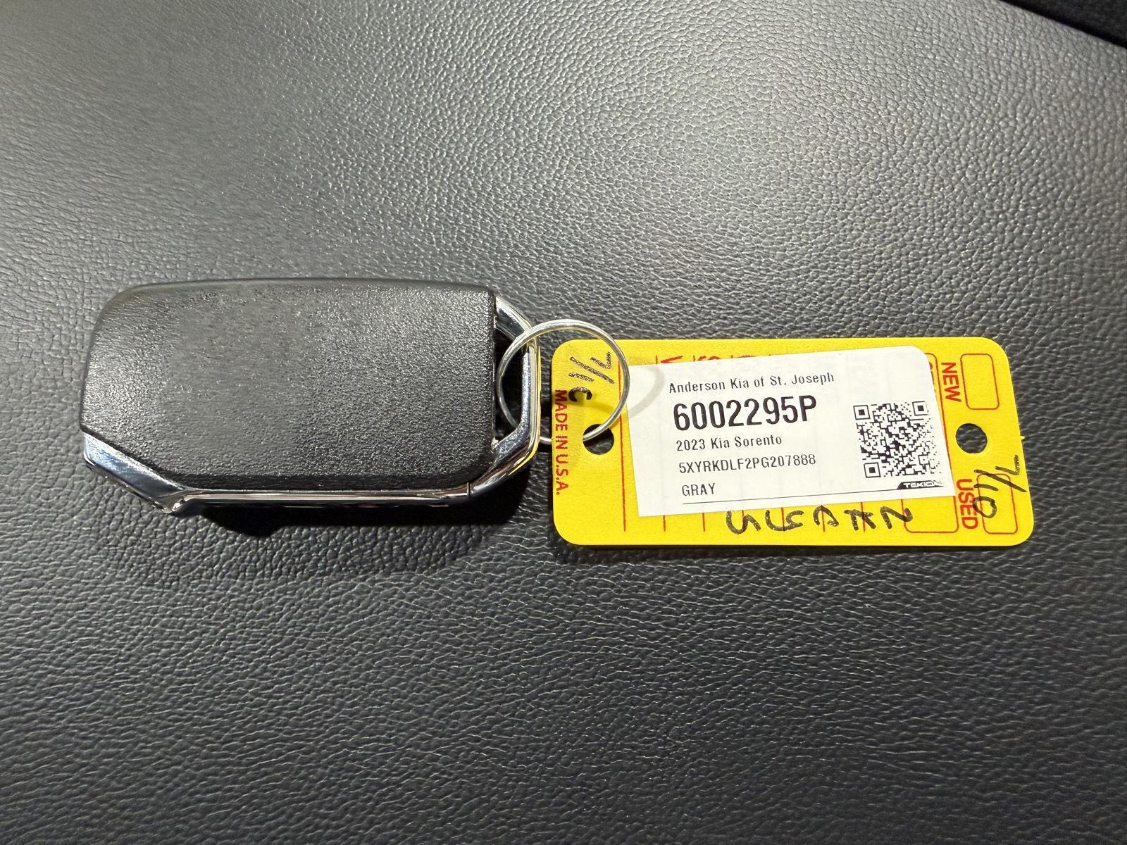 Vehicle photo 38