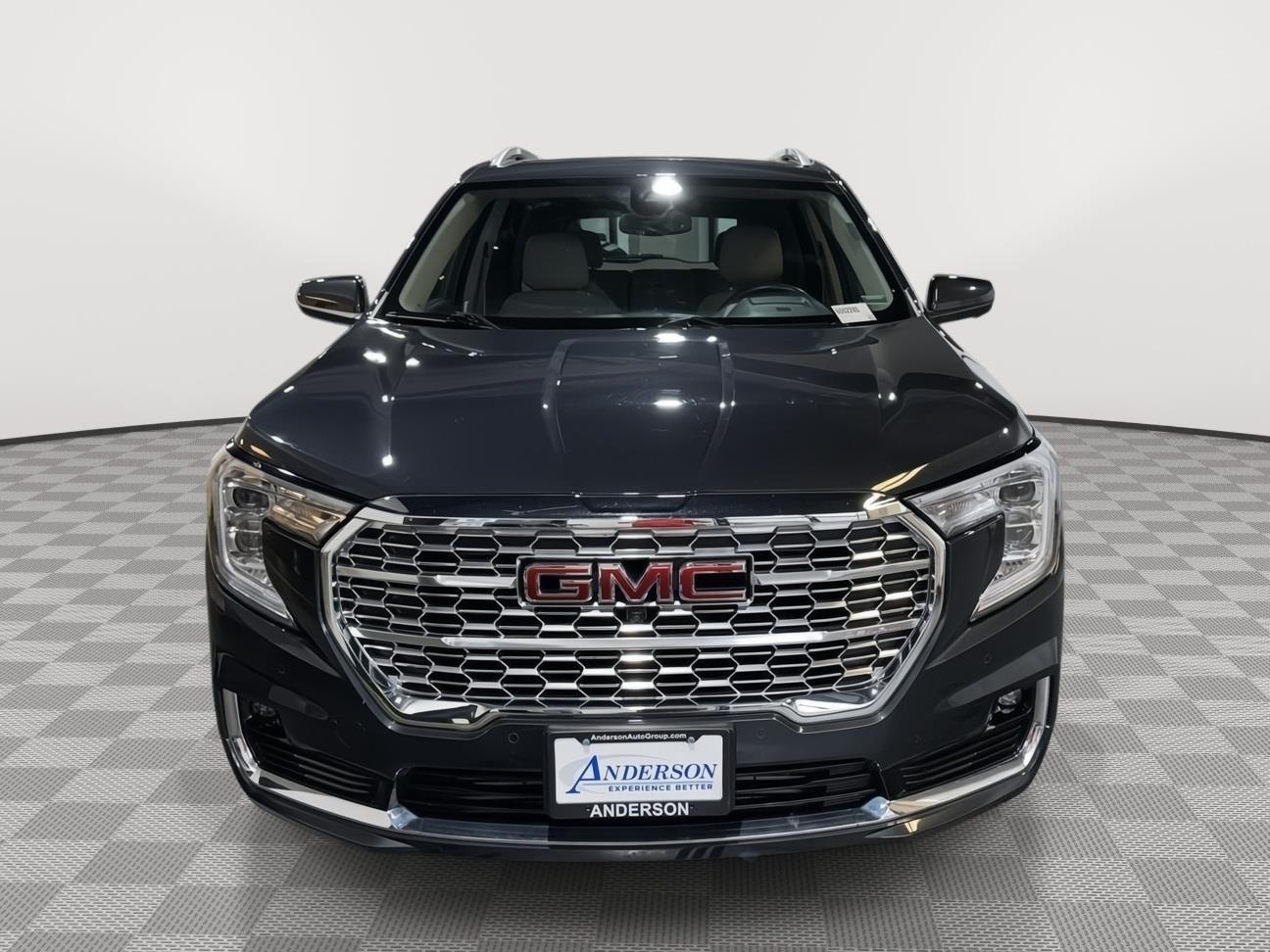 Vehicle photo 4