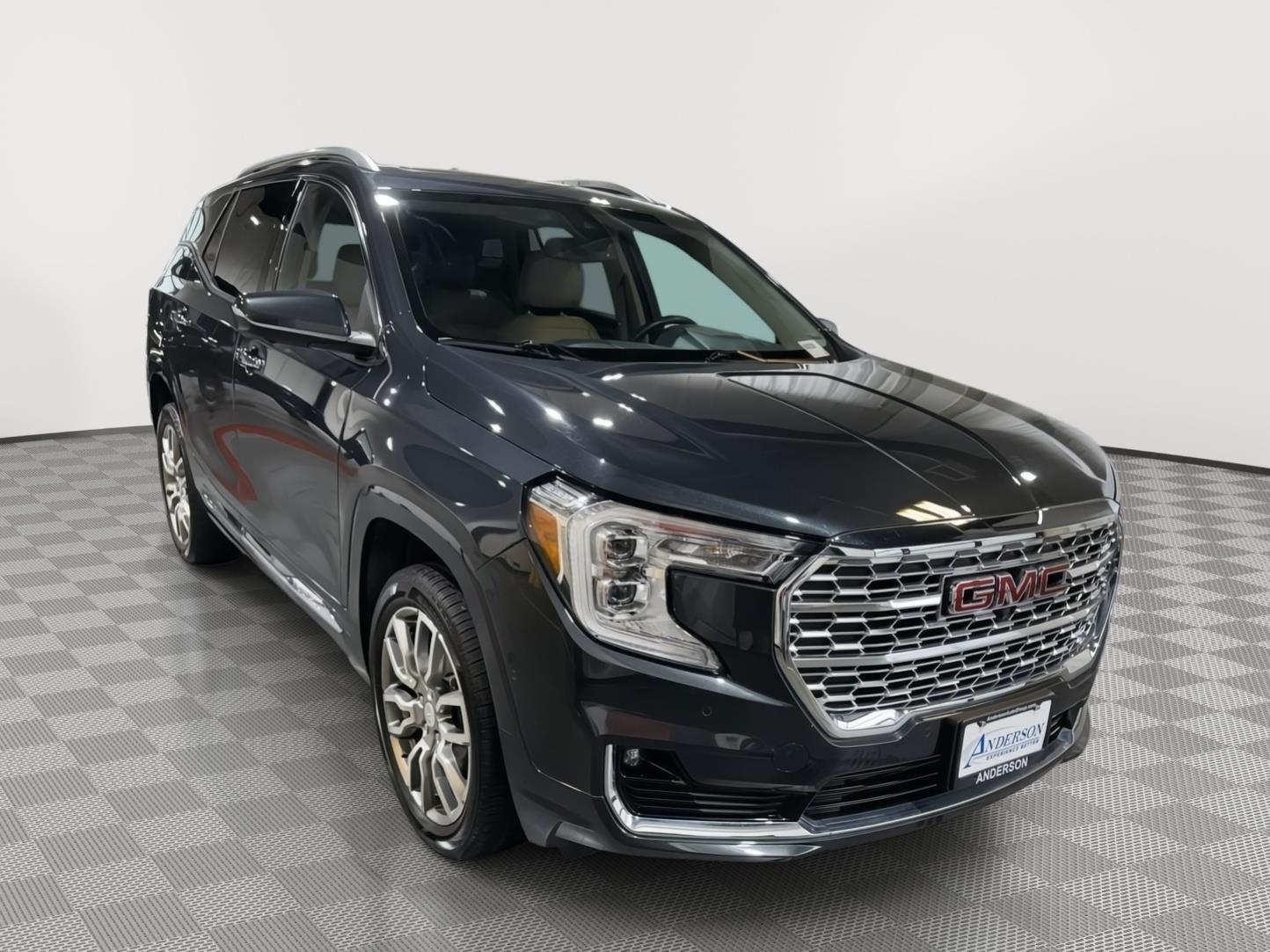 Vehicle photo 5