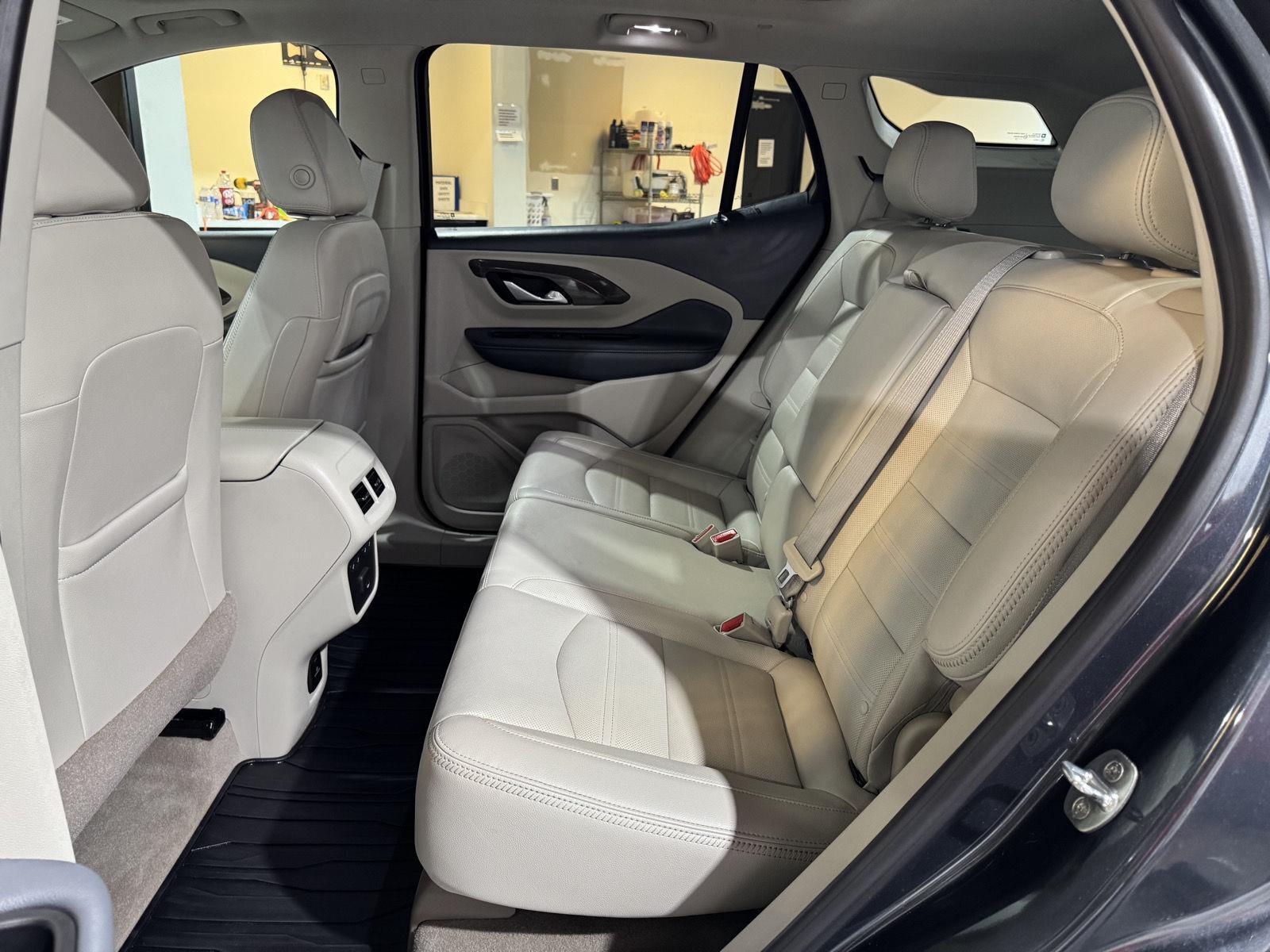 Vehicle photo 27