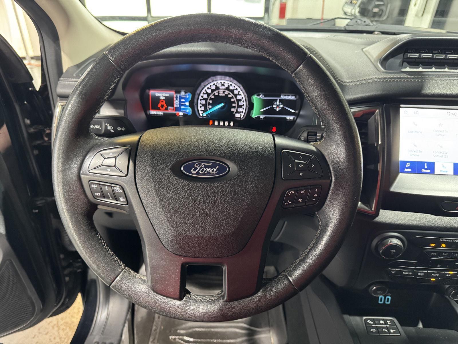 Vehicle photo 11
