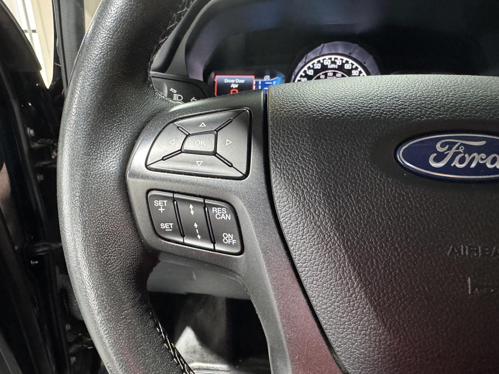 Vehicle photo 13