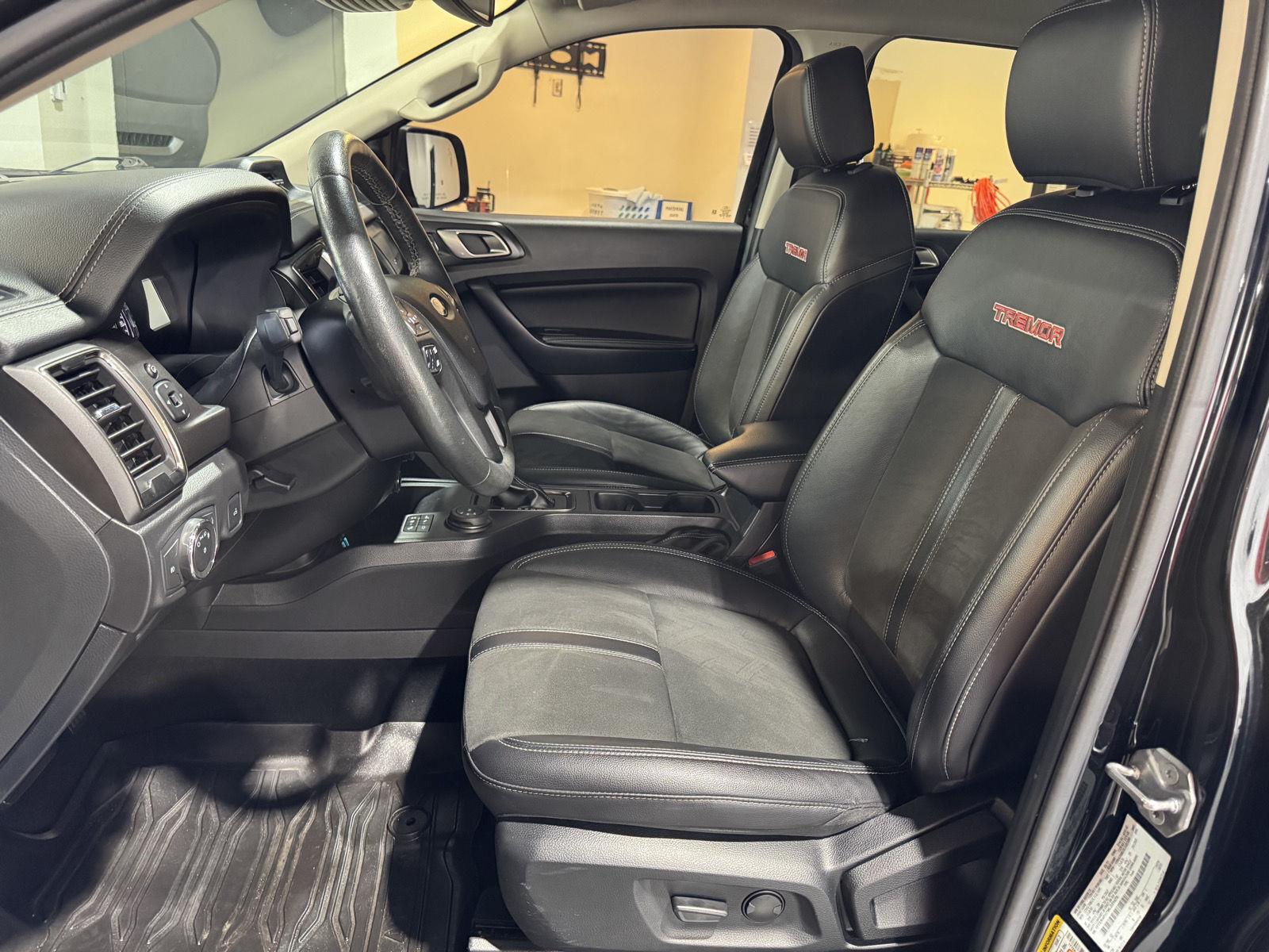 Vehicle photo 17
