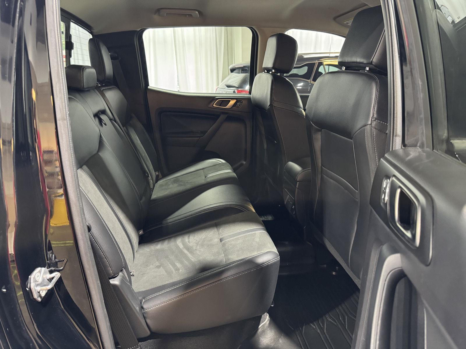 Vehicle photo 24