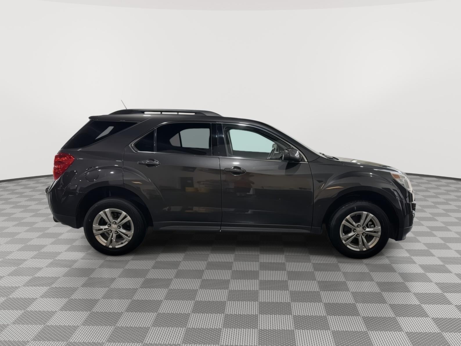 Vehicle photo 6