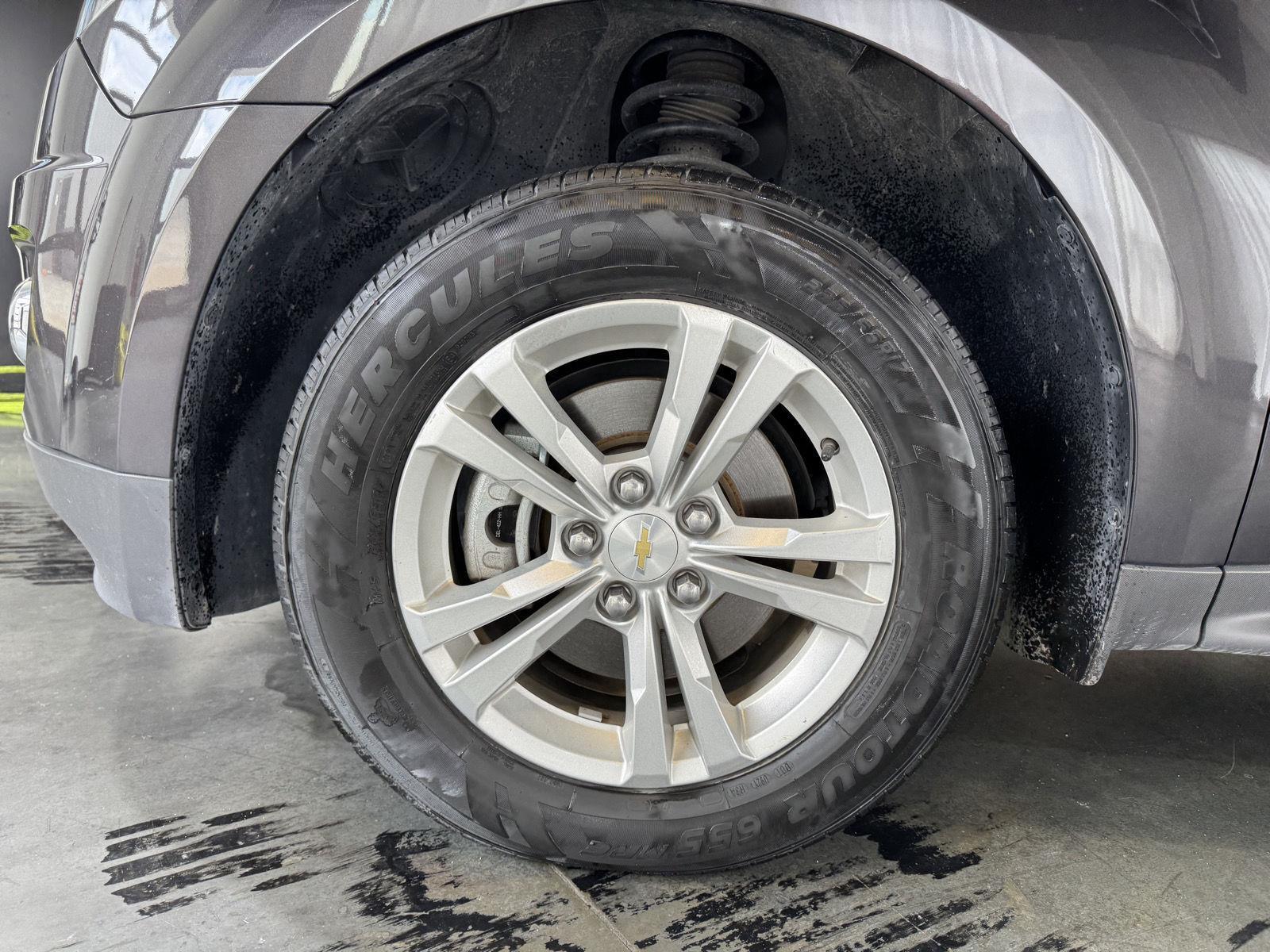 Vehicle photo 10
