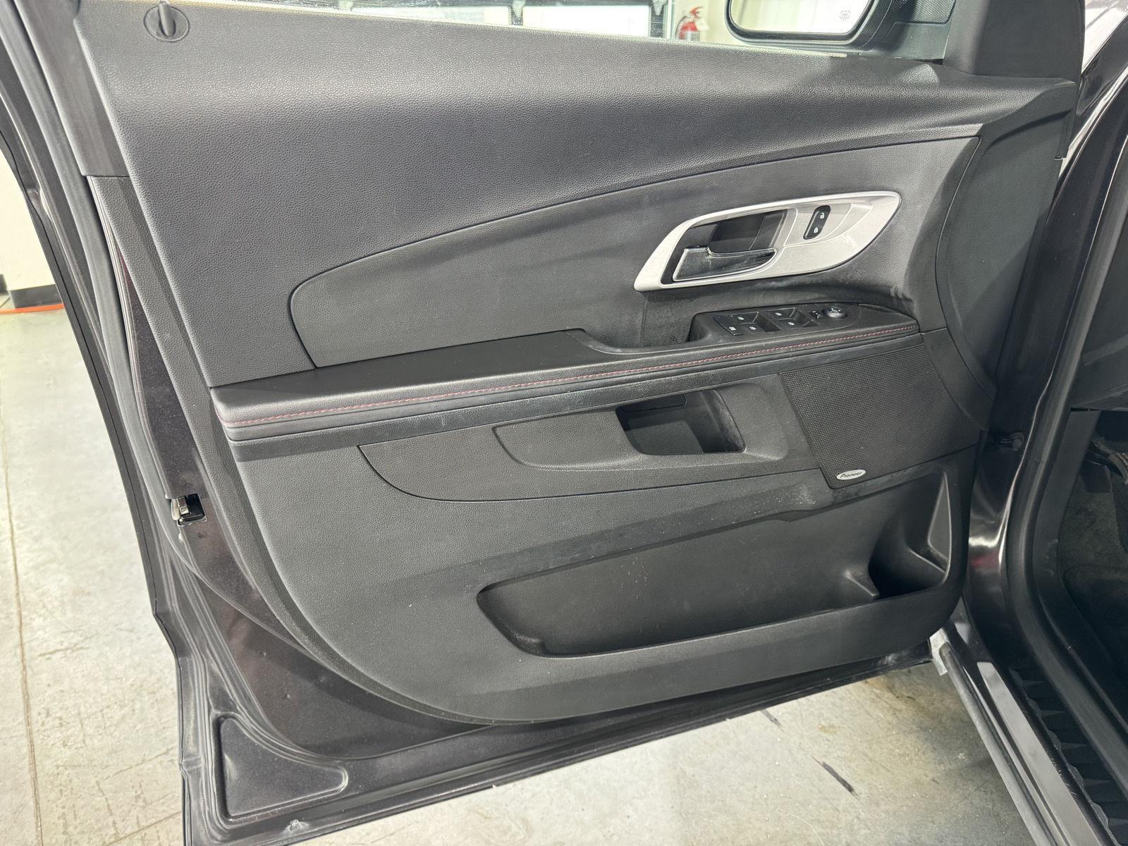 Vehicle photo 16