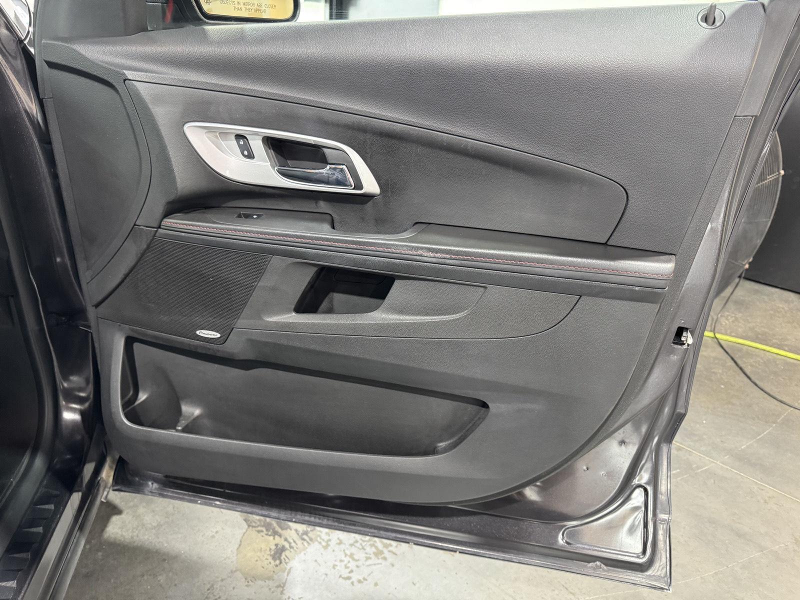 Vehicle photo 19