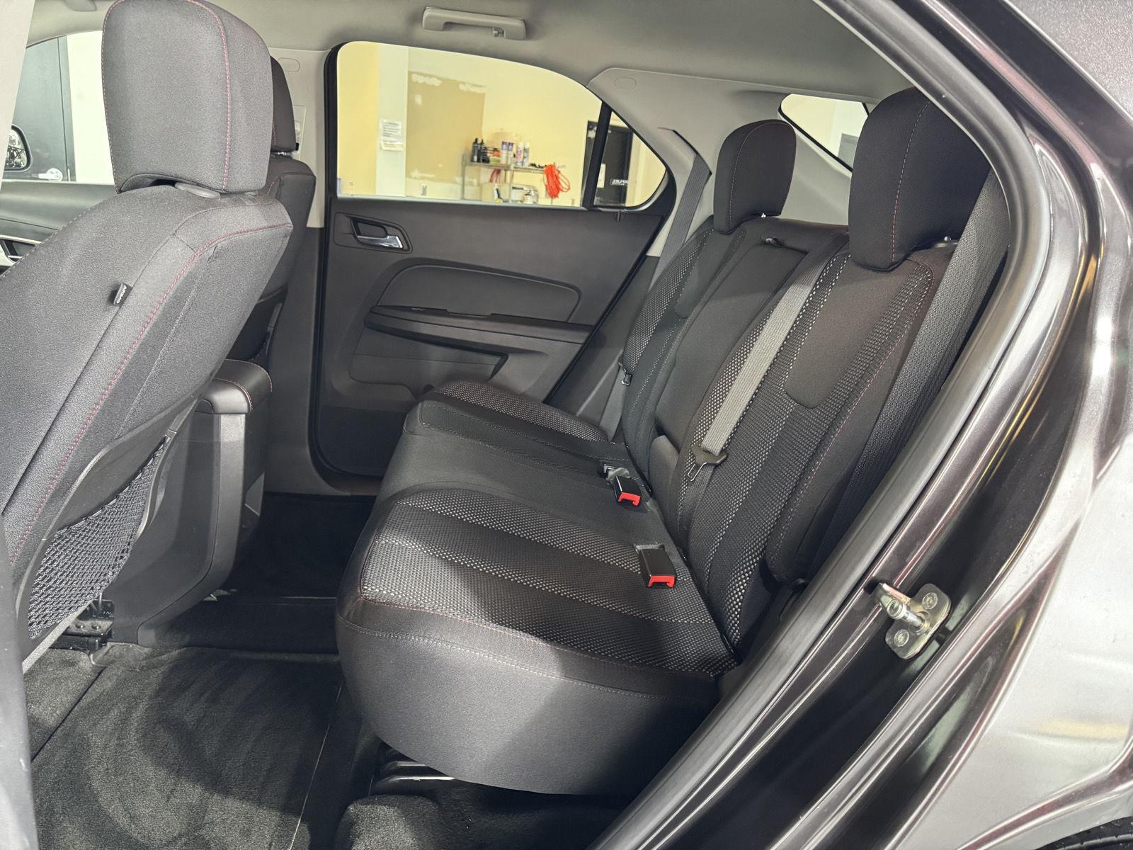 Vehicle photo 26