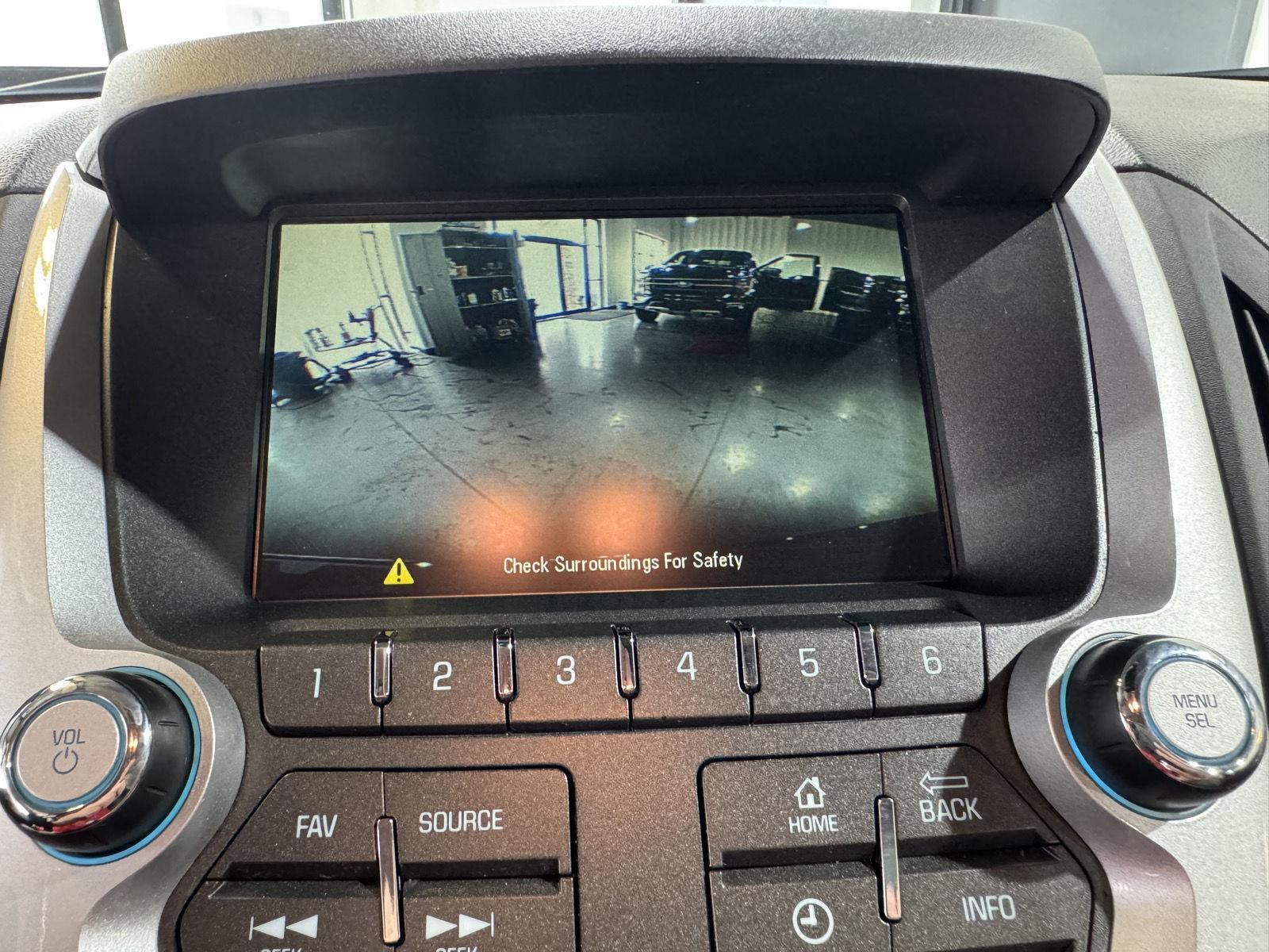 Vehicle photo 30