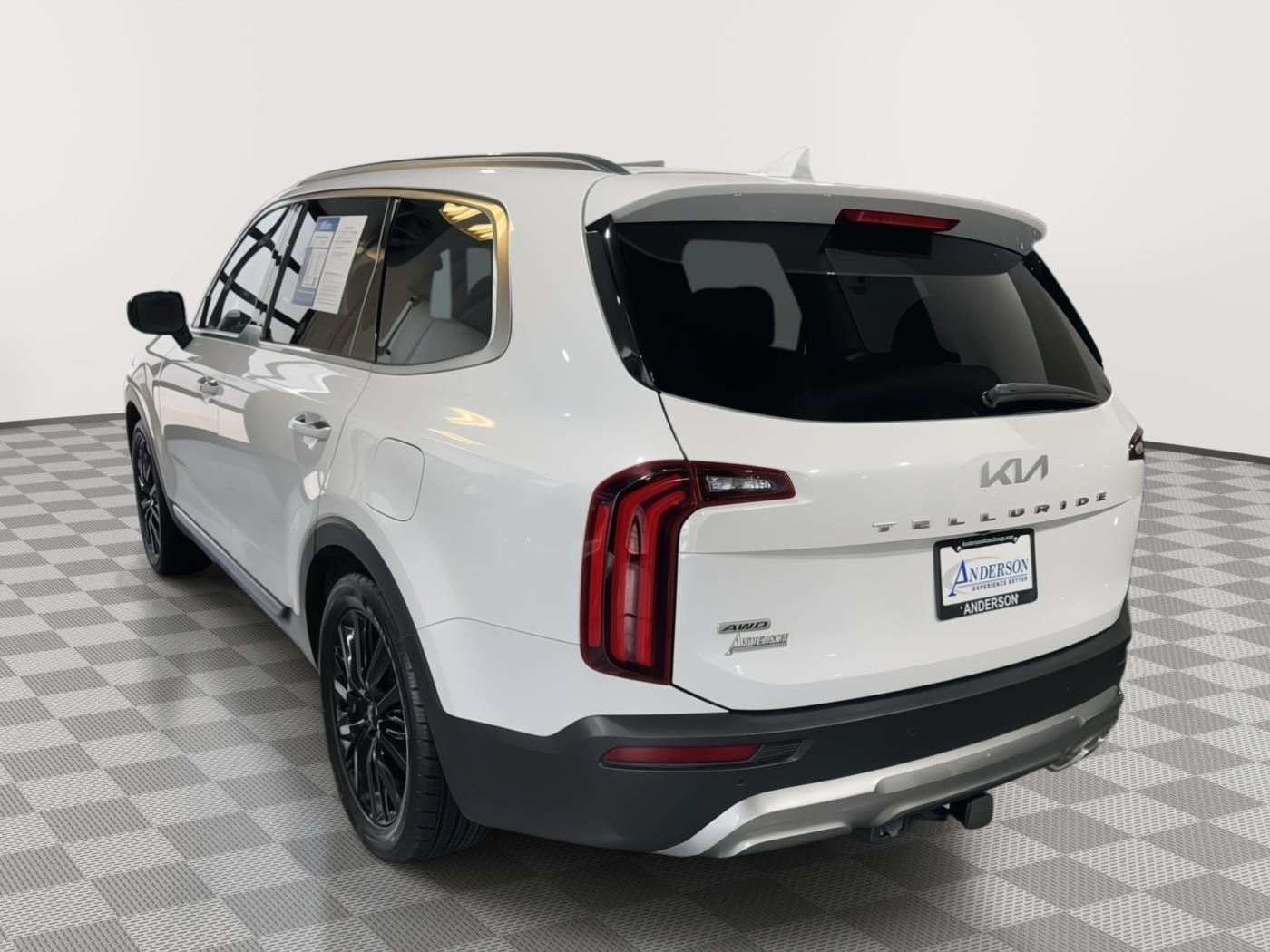 Vehicle photo 8