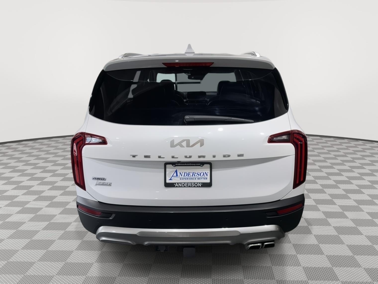 Vehicle photo 9