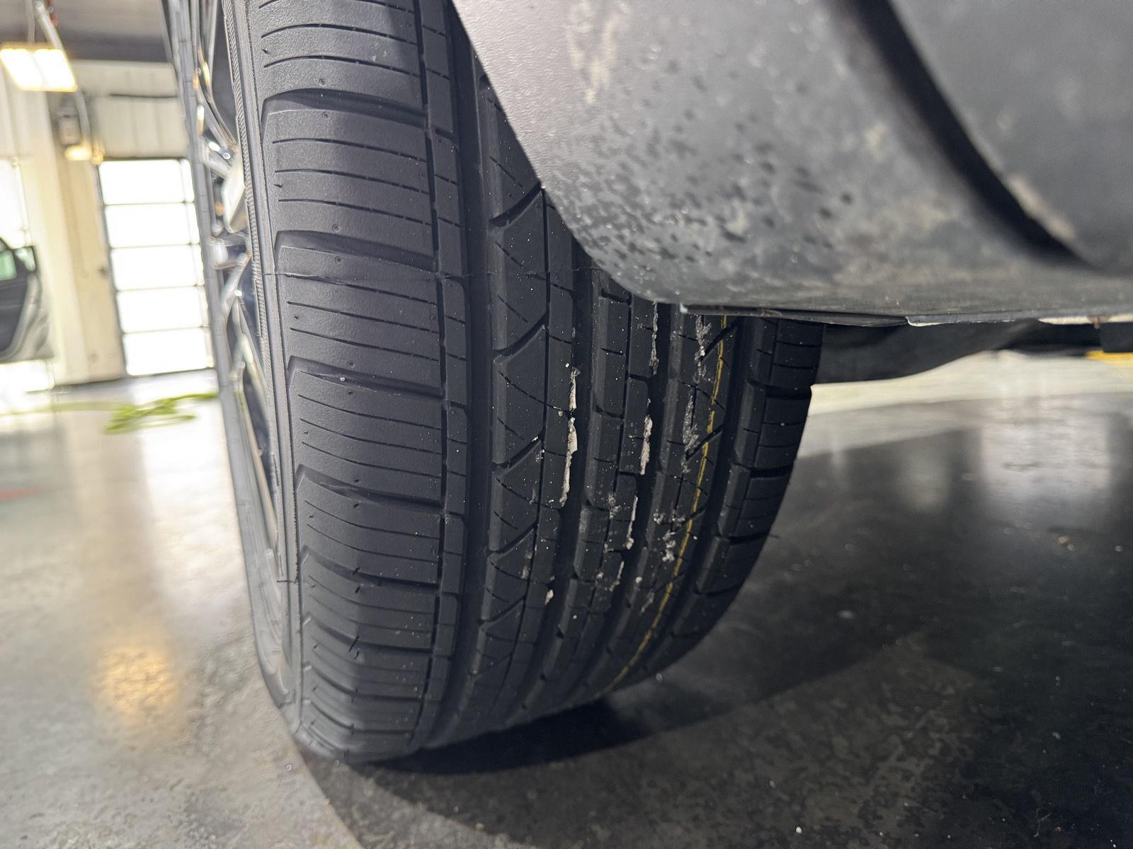 Vehicle photo 11