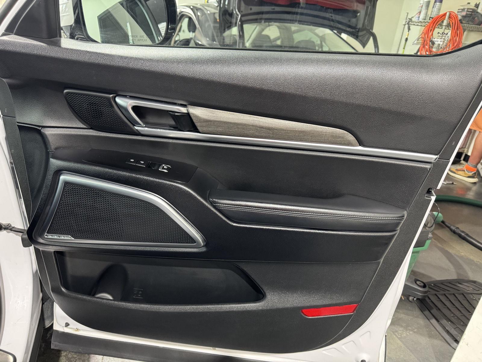 Vehicle photo 20