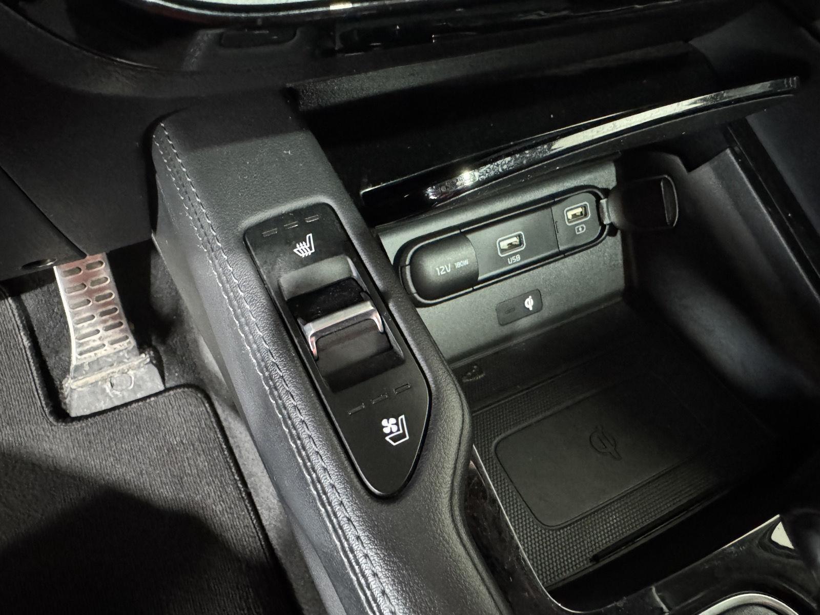Vehicle photo 36