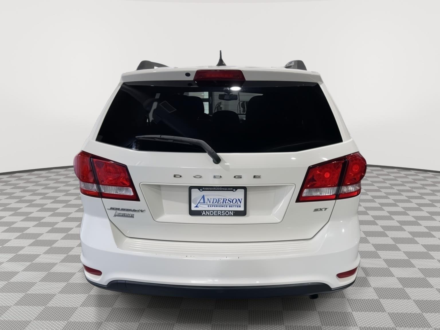 Vehicle photo 8