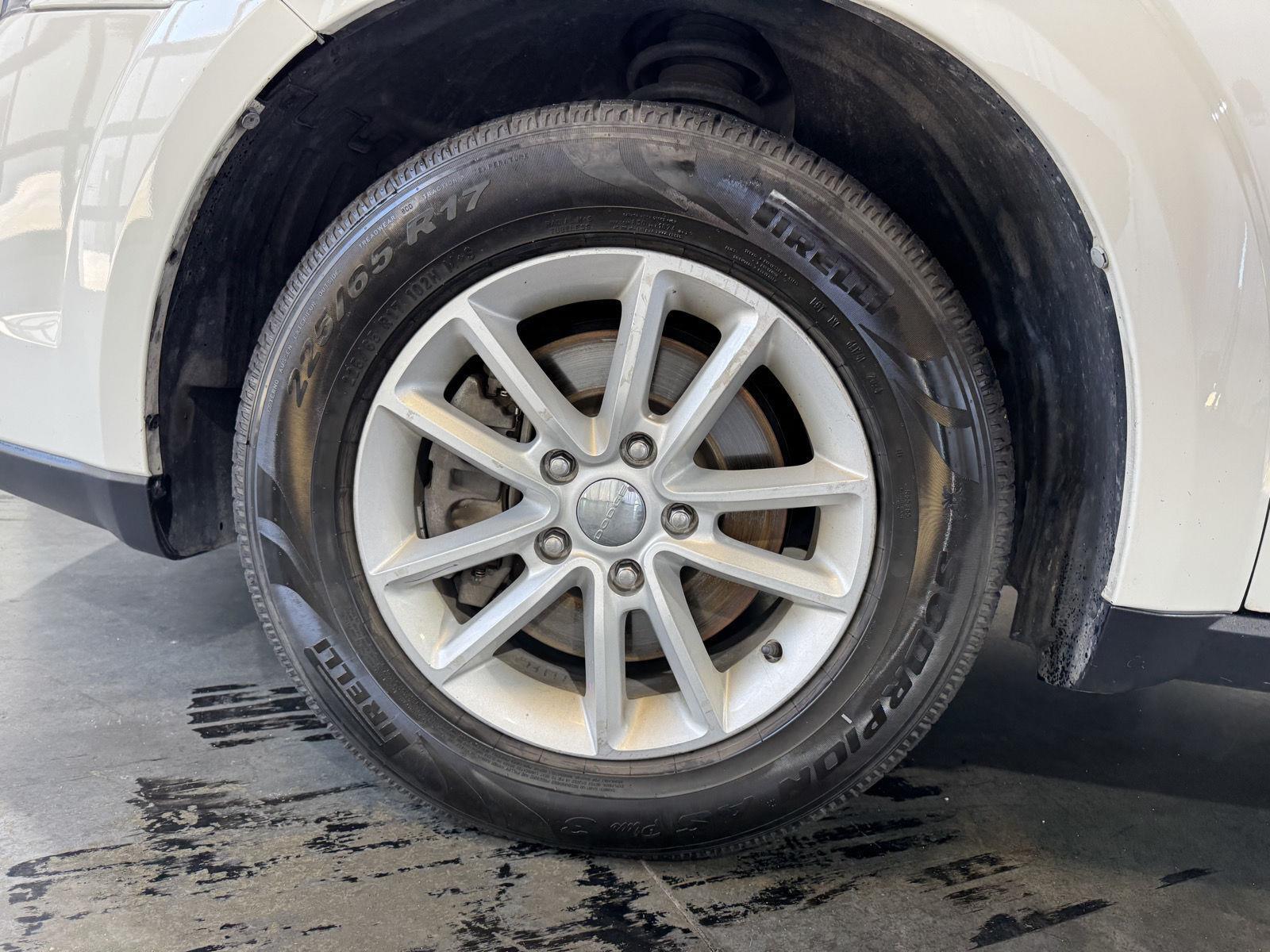 Vehicle photo 10