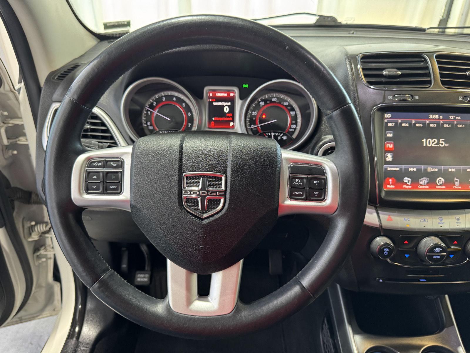 Vehicle photo 12