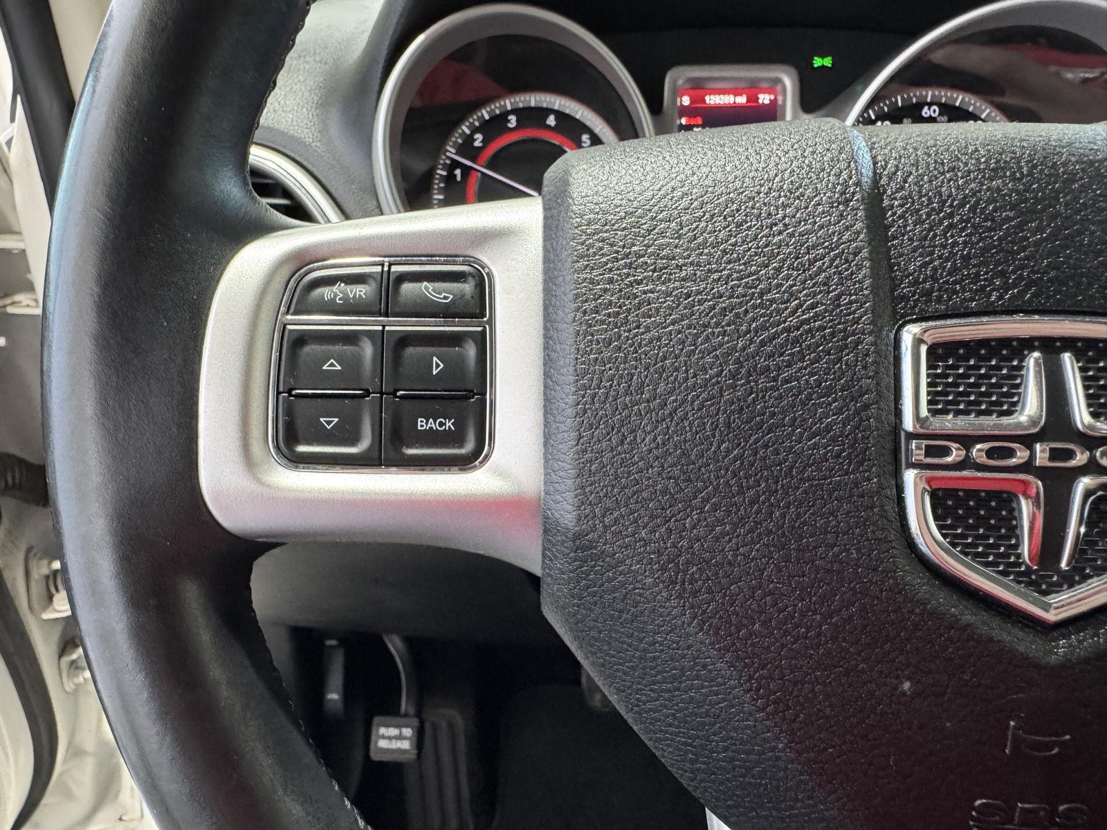 Vehicle photo 14