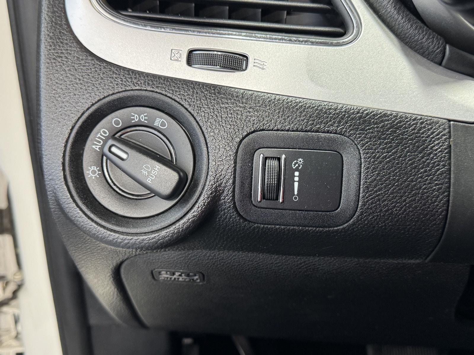 Vehicle photo 16