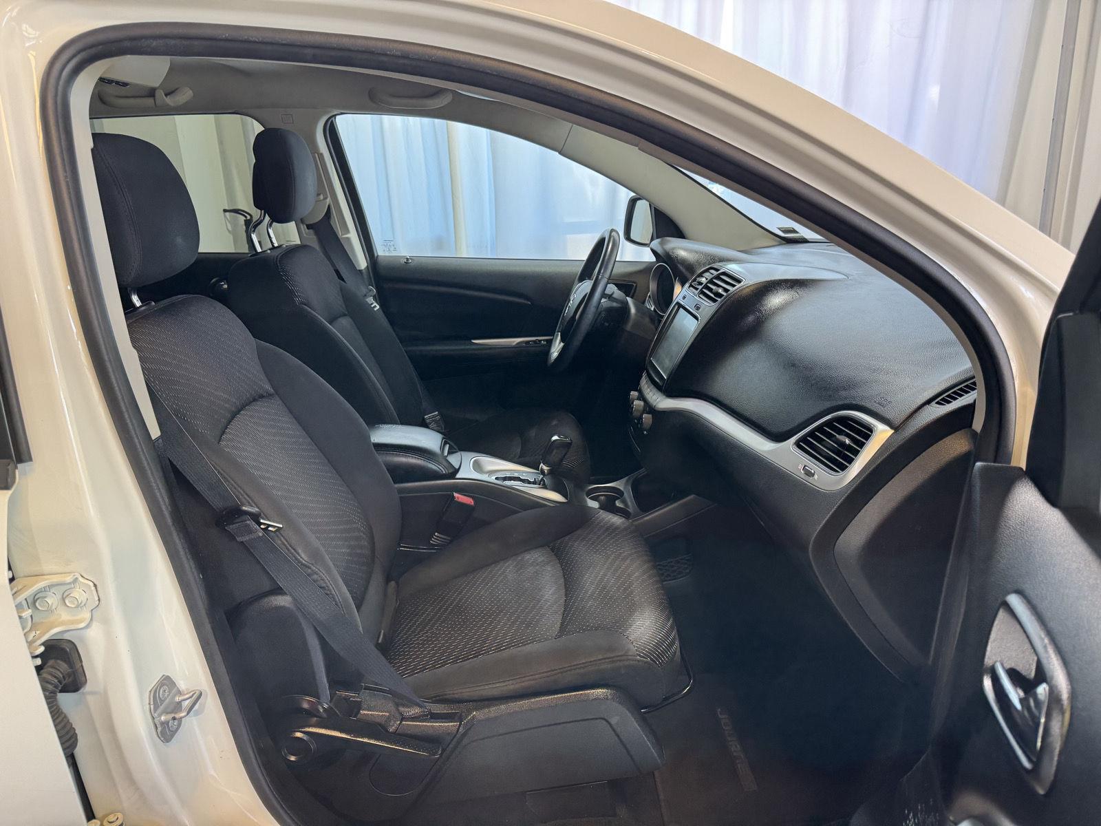 Vehicle photo 20